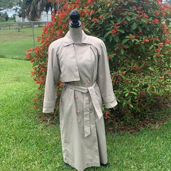 Jacqueline Ferrar Jackets & Blazers - Jacqueline Ferrar Lined Trench Coat